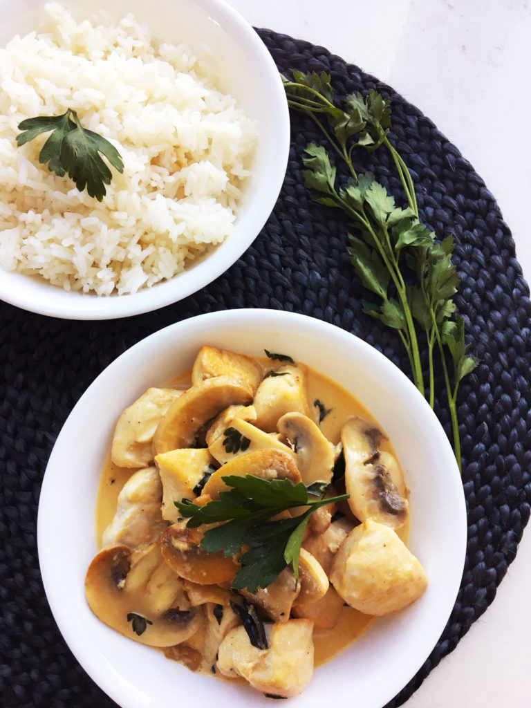 Chicken with creamy mushroom sauce