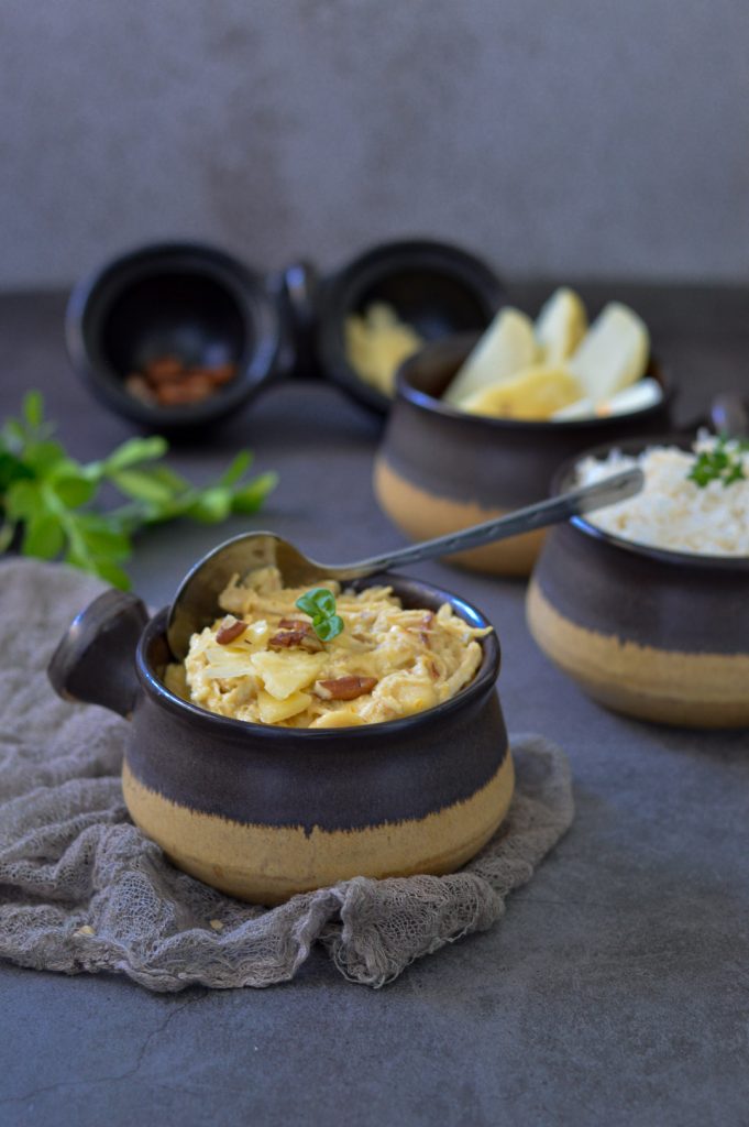 Aji de Gallina: Peruvian Creamy Chilli Chicken